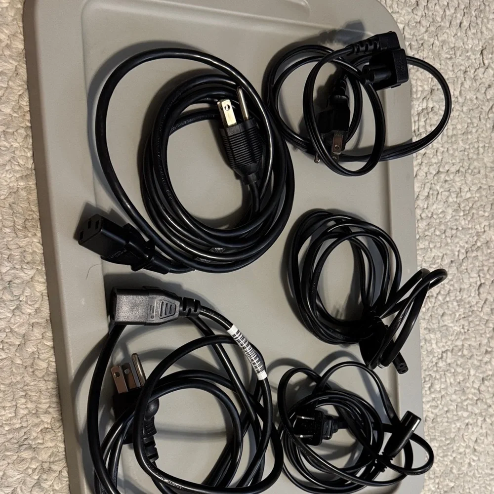 Source Unknown Black Cables Set